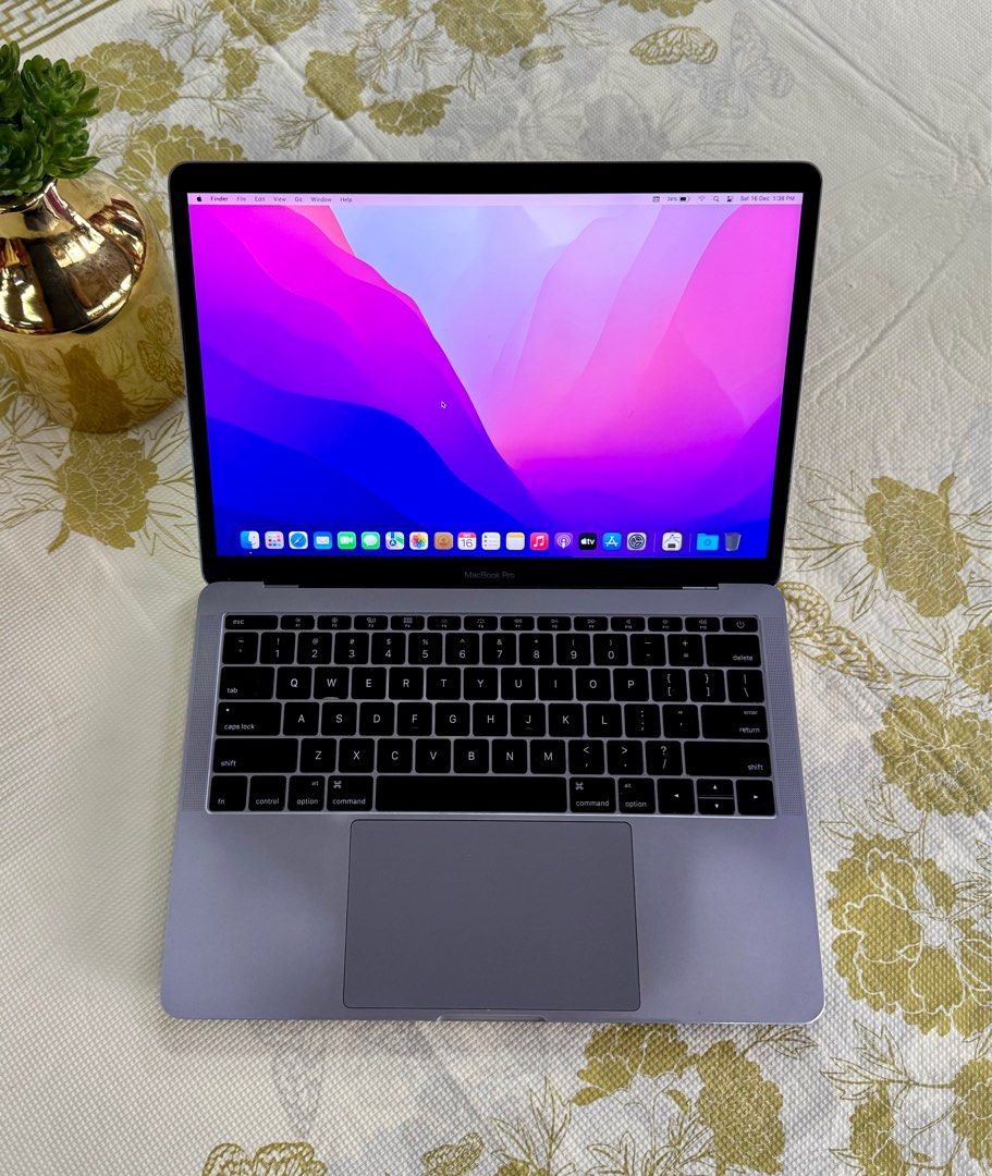 トランプ前米大統領 MacBook Pro 13-inch 2016 Core i5 - ノートPC