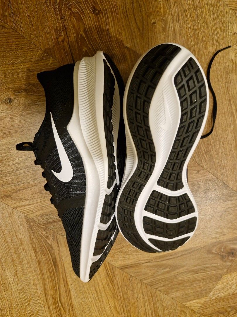 Men s Nike shoe Men s Fashion Footwear Casual shoes on Carousell
