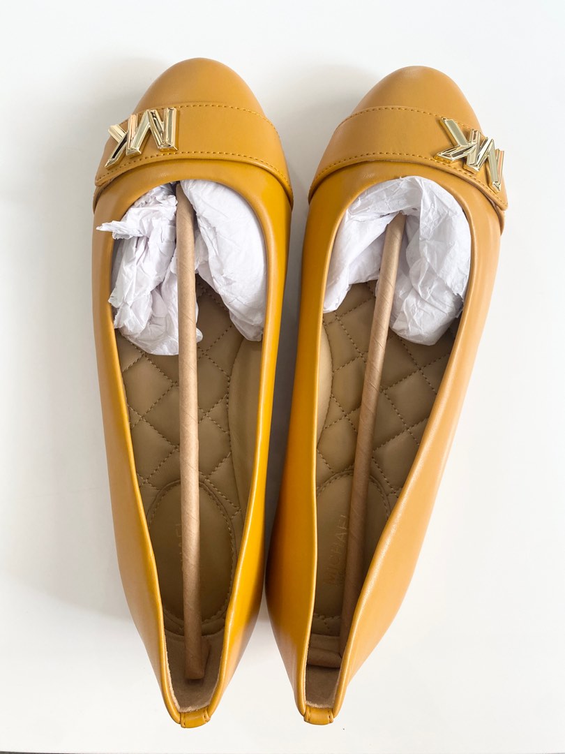 Michael kors 2025 fulton flats yellow