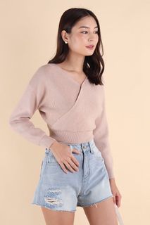 (Category: ) located in . Submitted by seaofclothes (Listing ID 1271699588, Image 1). Description: .