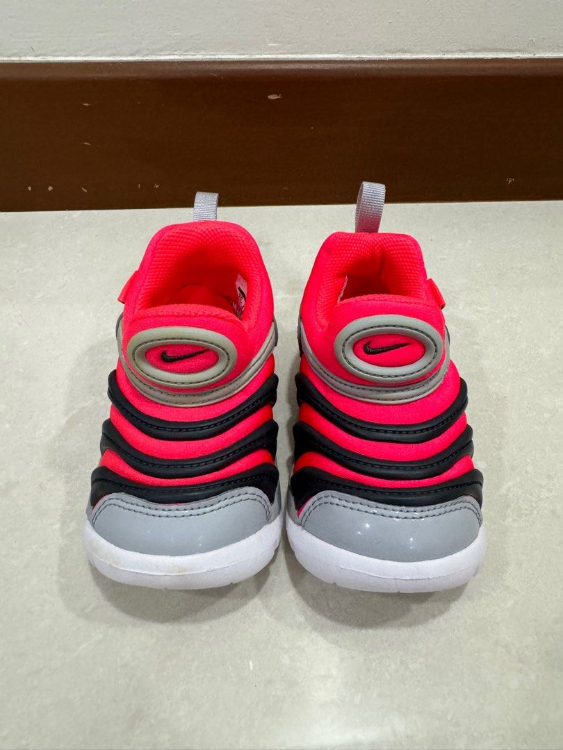 Red nike baby store shoes