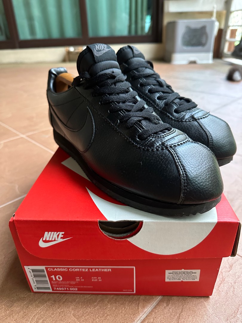 Nike Cortez all leather men s triple black UK9 Men s Fashion