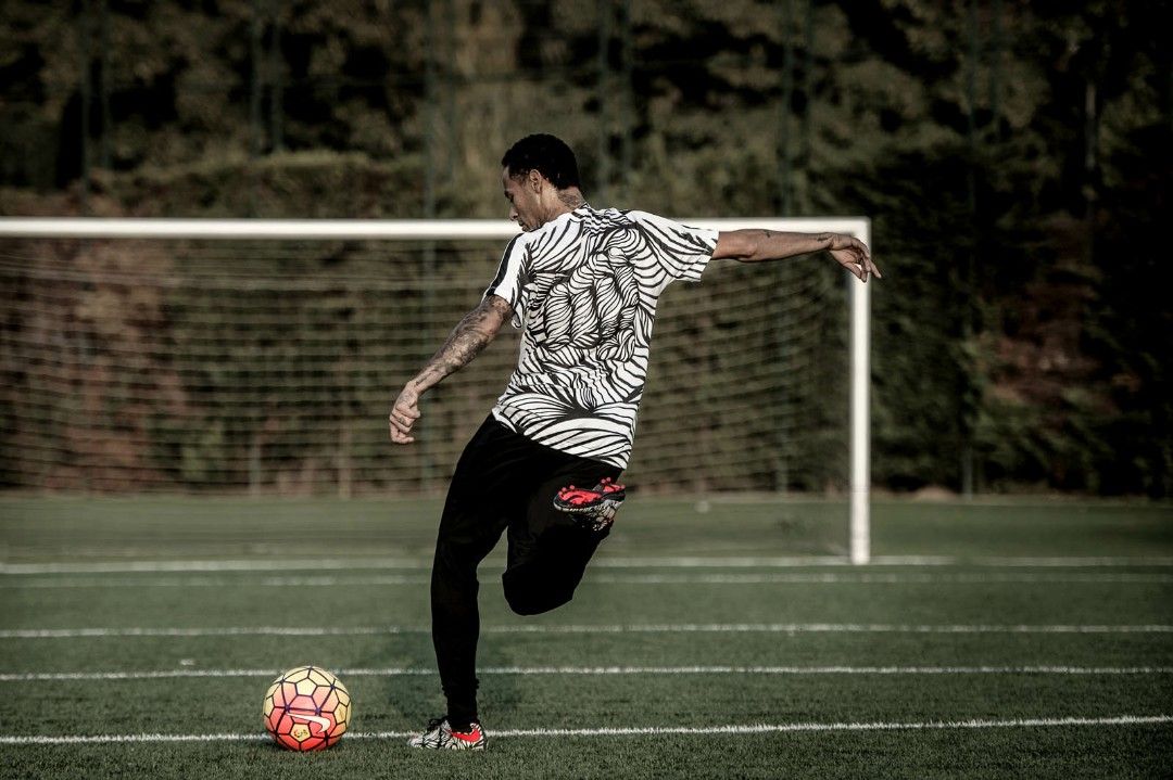 Nike Hypervenom 2 Zebra Neymar Men s Fashion Footwear Boots