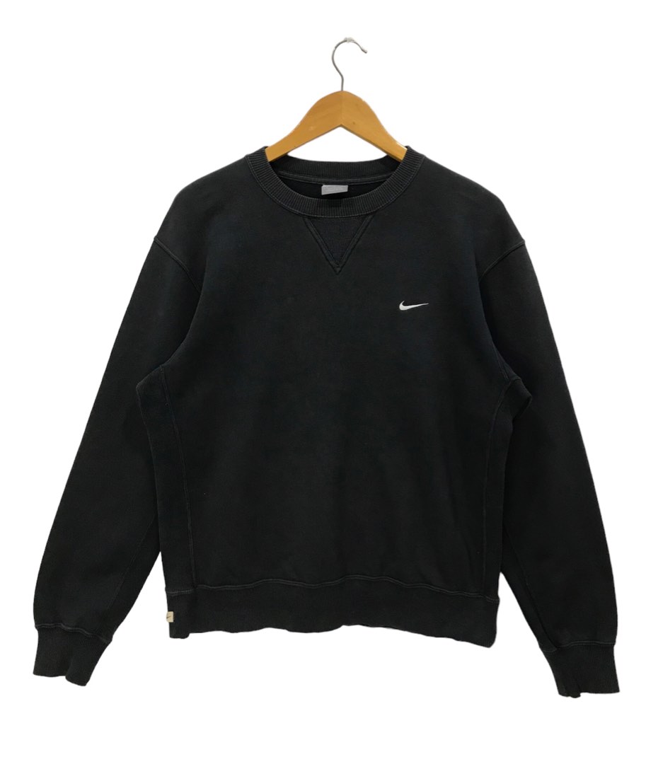 Nike small sales logo sweatshirt