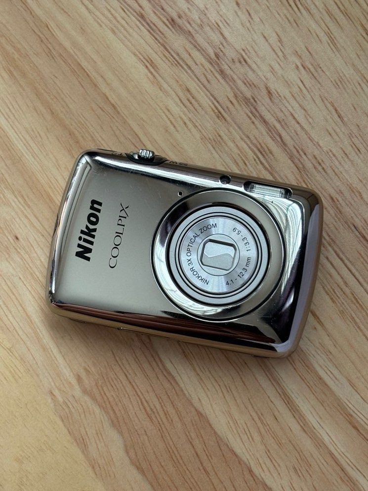 Nikon Coolpix S01 - Mirror/Chrome Finish Digital Camera Digicam