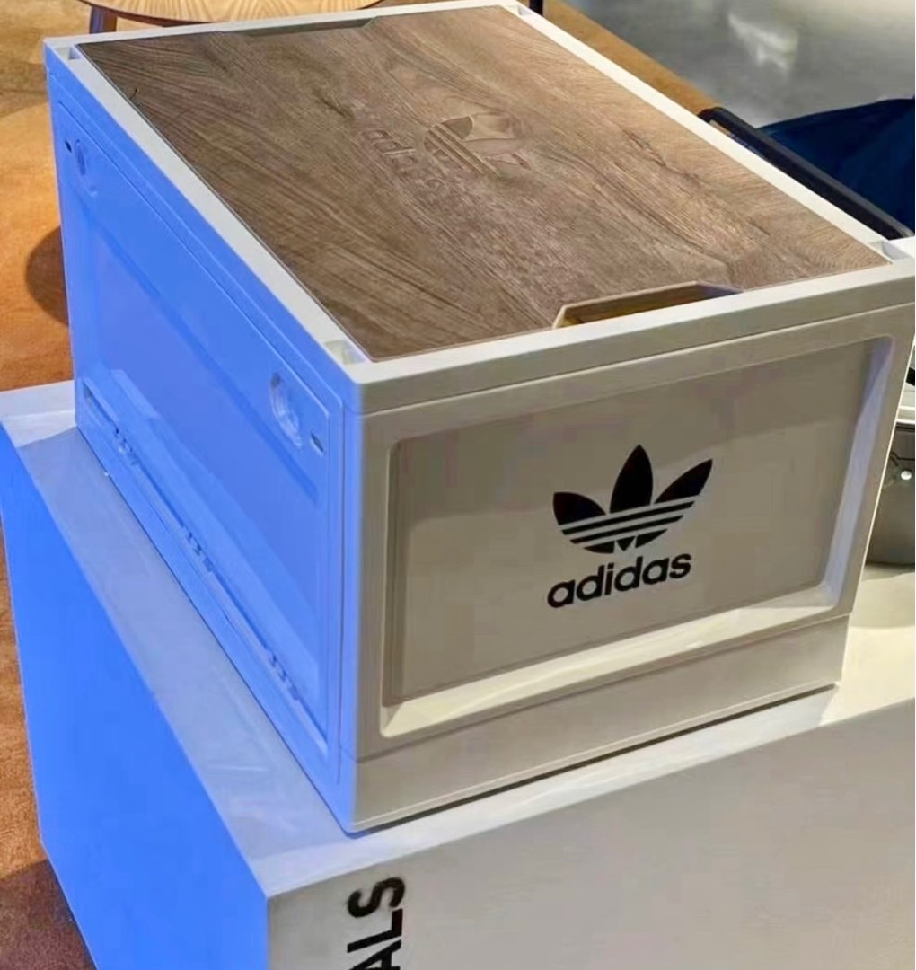 Adidas wooden box top