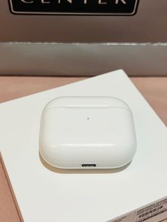 ORIGINAL Apple AirPods Gen3 (Charging Case Only)