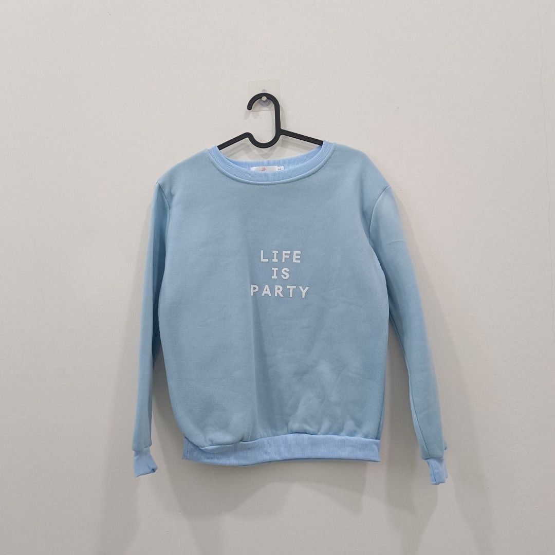 Pre-Loved] Sweatshirt (Blue), Women's Fashion, Tops, Longsleeves on  Carousell