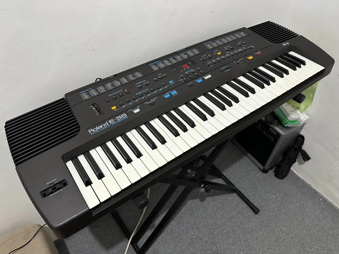 Roland E38 Intelligent Piano Keyboard Organ Touch Response