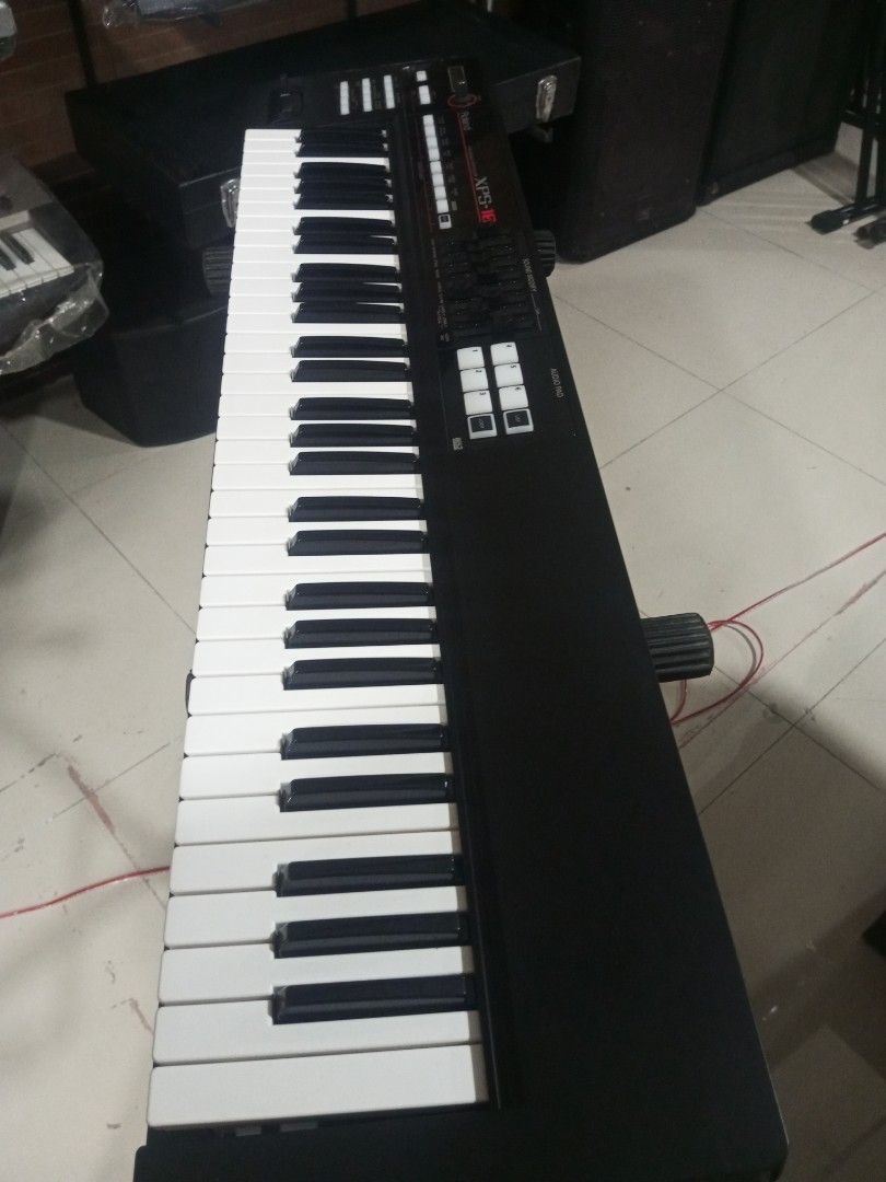 ROLAND XPS 10 expandable synthesizer, Musik & Media, Alat di Carousell