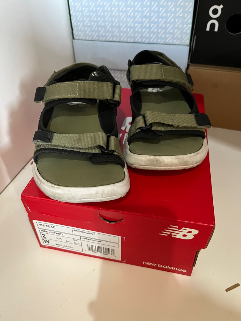 Sepatu sandal new balance clearance