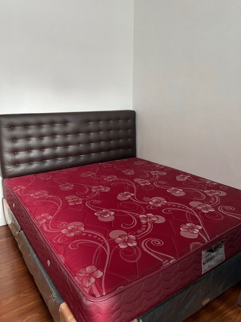Spring bed, tempat makan dan lemari, Perabotan Rumah di Carousell