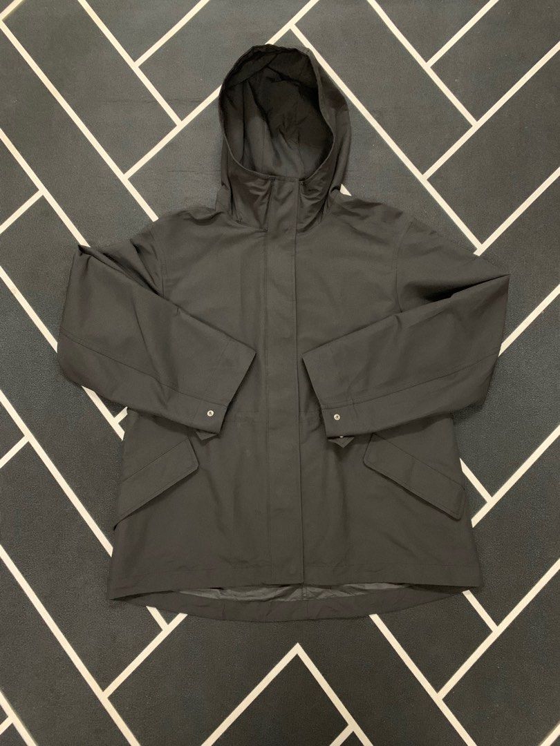 SWEATER UNIQLO WATERPROOF