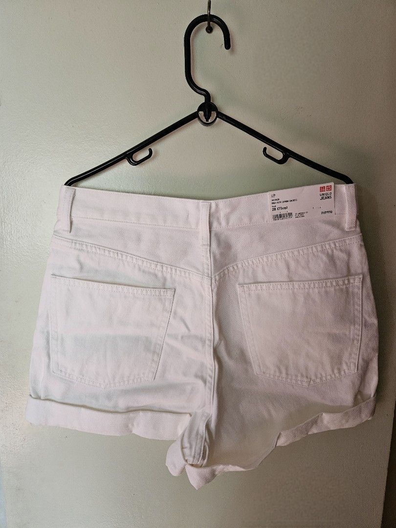 Uniqlo White Denim Shorts (Category: Shorts) located in Manila. Submitted by .decluttered (Listing ID 1271682483, Image 3). Description: Shorts never worn. Bought the wrong size. This specific style is already discontinued. No haggling, last price posted. Location: Paco, Manila/Makati.