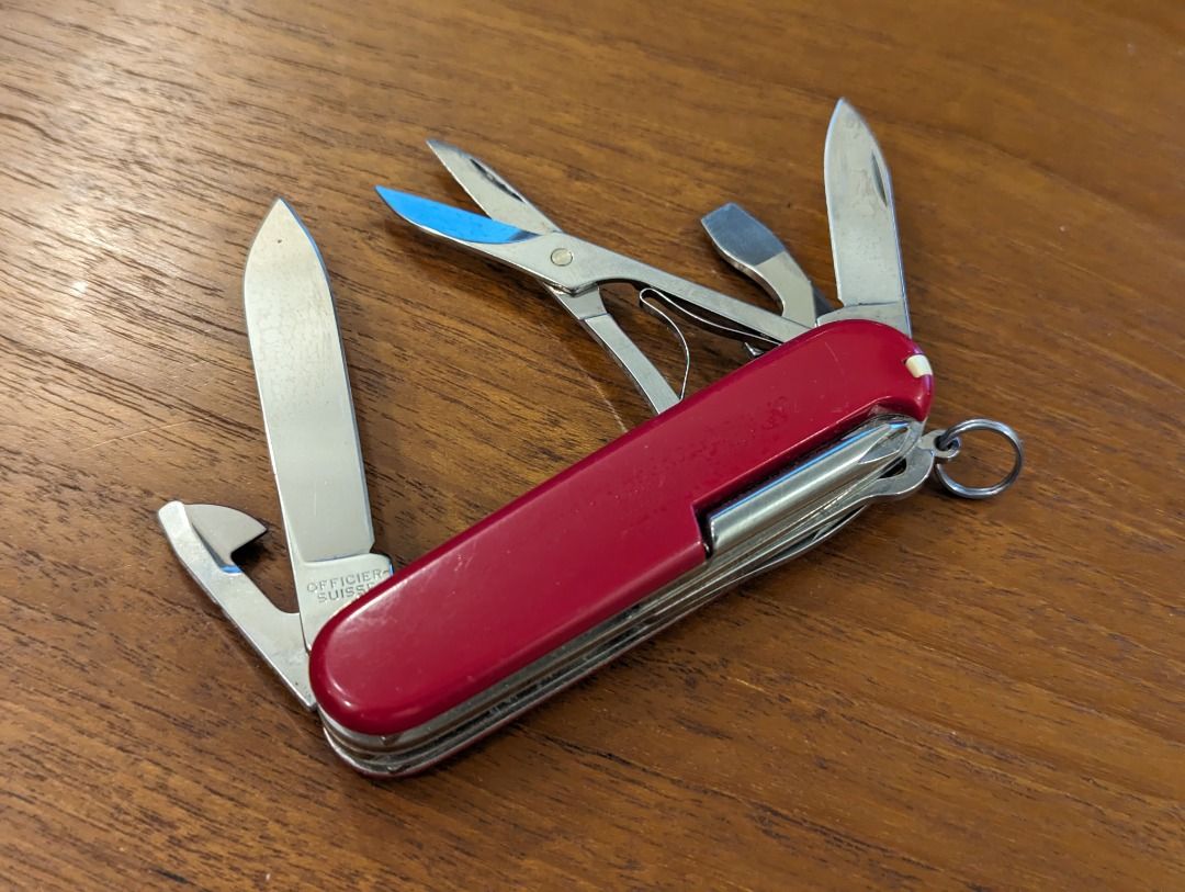 Wenger swiss watch on sale case opener knife