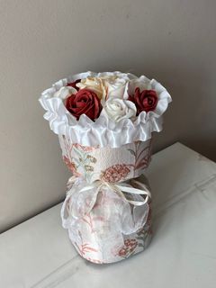 24 Stalks Fresh-Cut Roses🌹with a DIOR design paper wrapper (Fresh Flower  Bouquet)