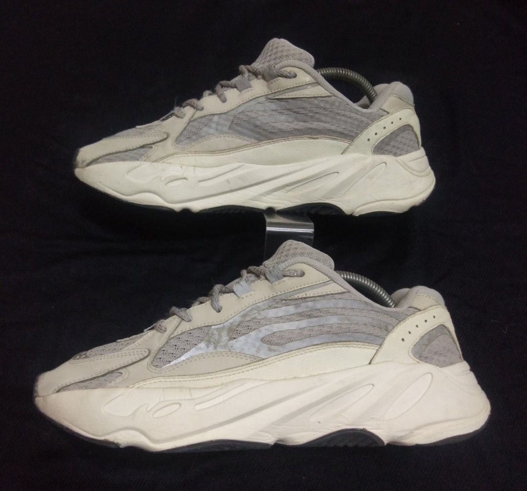Harga yeezy boost 700 top