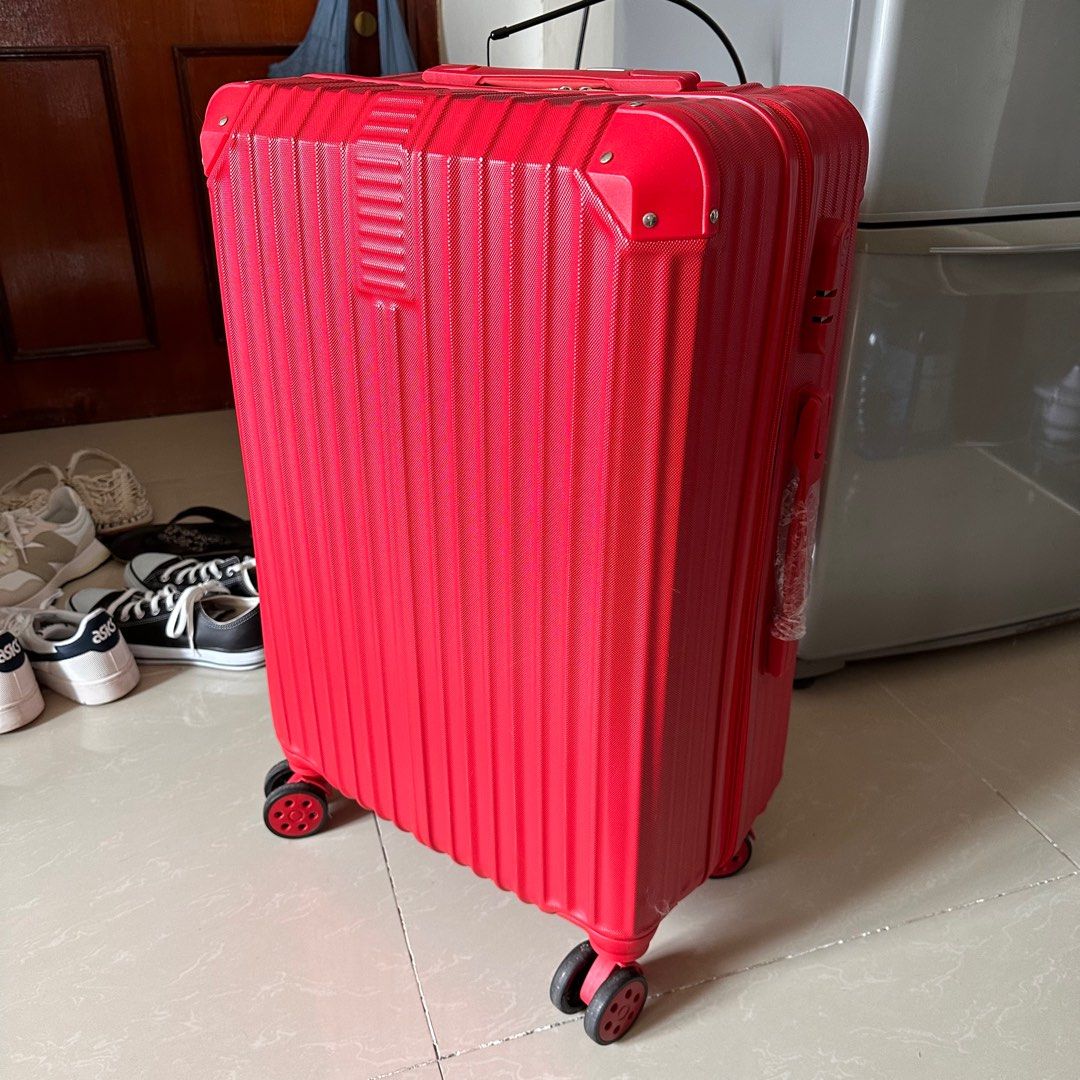 ✈️ 行李箱] 26吋| 紅色| 喼| Gip, 興趣及遊戲, 旅行, 旅遊- 旅行必需品及用品- Carousell