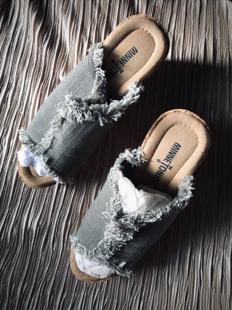 Minnetonka clearance wedge shoes