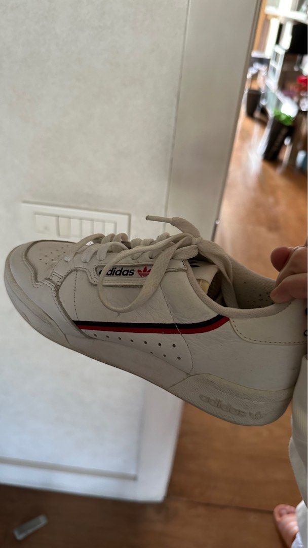 Adidas Continental (Category: Sneakers) located in Mandaluyong City. Submitted by Lexphi (Listing ID 1271981735, Image 2). Description: Size is 4 US kids.