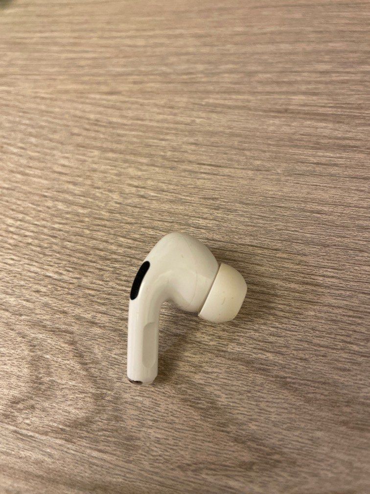 Airpods pro earbuds右耳, 音響器材, 耳機- Carousell
