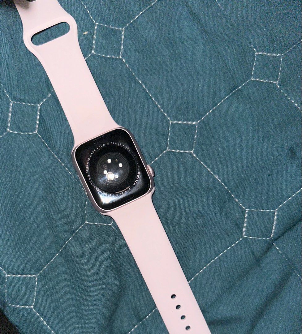 Space grey apple watch with pink sand sales band