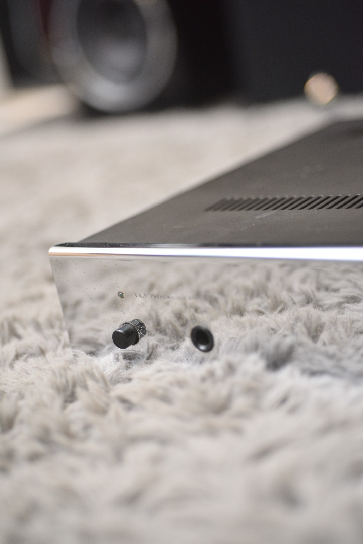 Audiophile Chrome B&W Aura VA50 Integrated Amplifier 50wpc into 8ohm