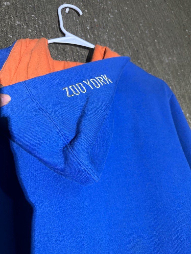 Authentic Zoo York Jacket/Hoodie (Category: Coats, Jackets and Outerwear) located in Pasig City. Submitted by therainbowcorner (Listing ID 1272167521, Image 3). Description: Size :Medium No issues Good as New Fits up to Large.