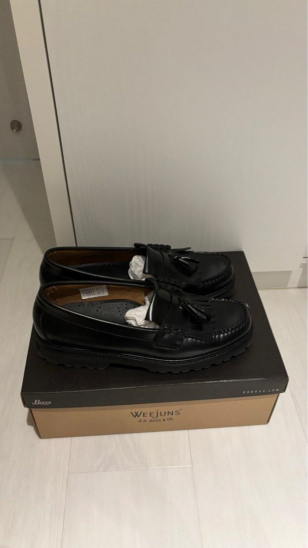 Weejuns black deals loafers