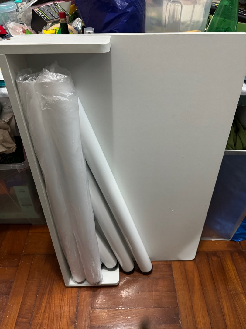 Free Bay window study desk, 傢俬＆家居, 傢俬, 桌子 Carousell