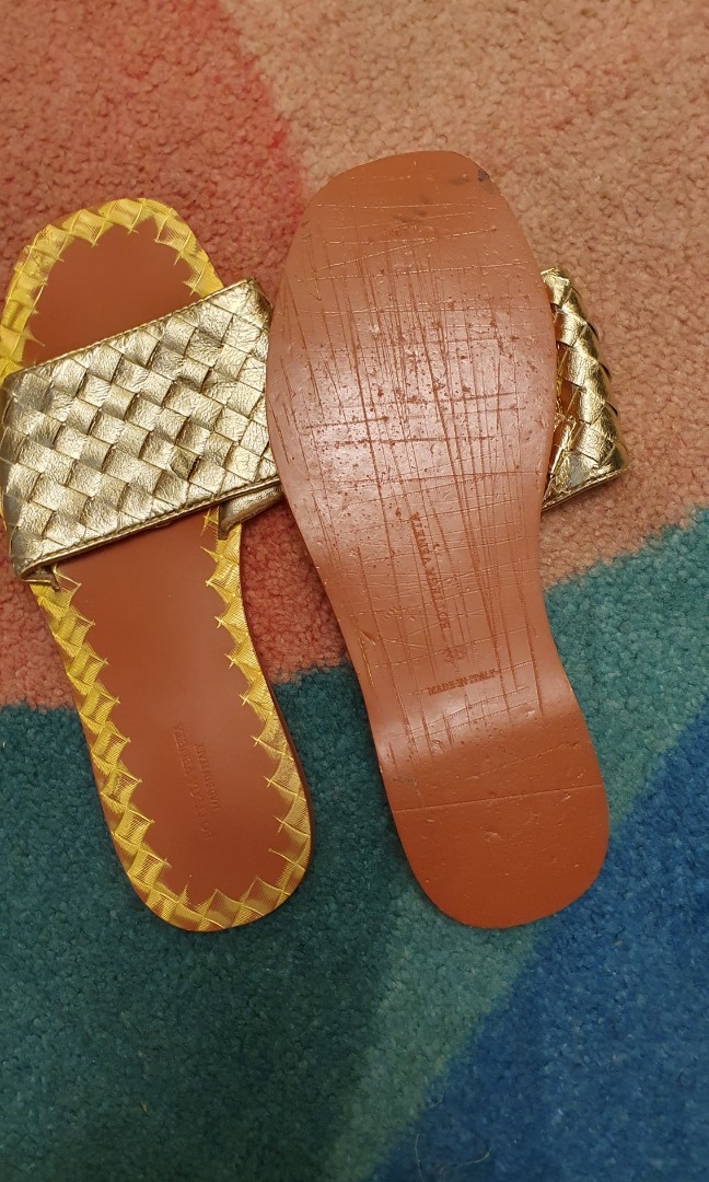 Bottega veneta, Women's Fashion, Footwear, Flats & Sandals on Carousell