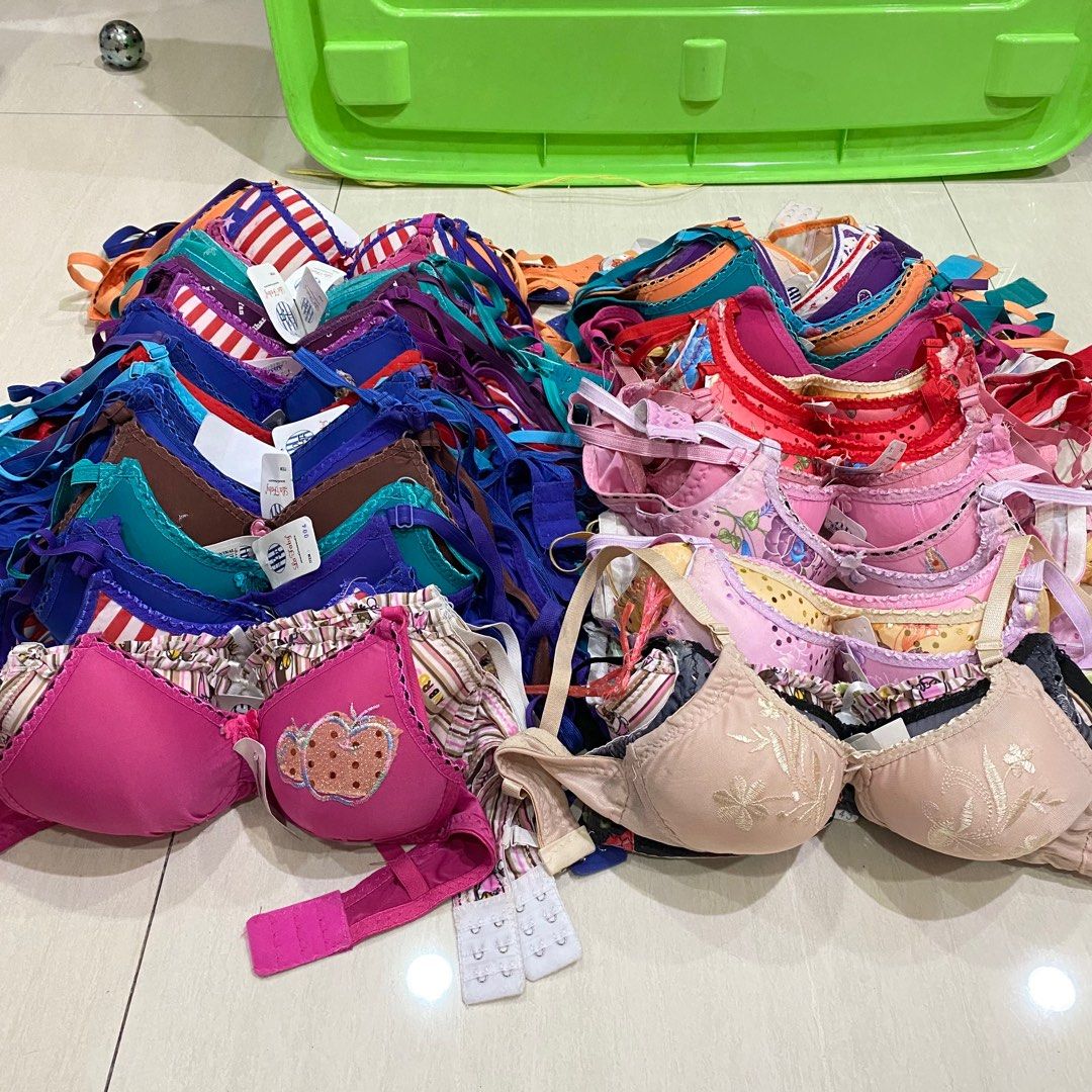 Golden Nick Bra, Fesyen Wanita, Pakaian Wanita, Lainnya di Carousell