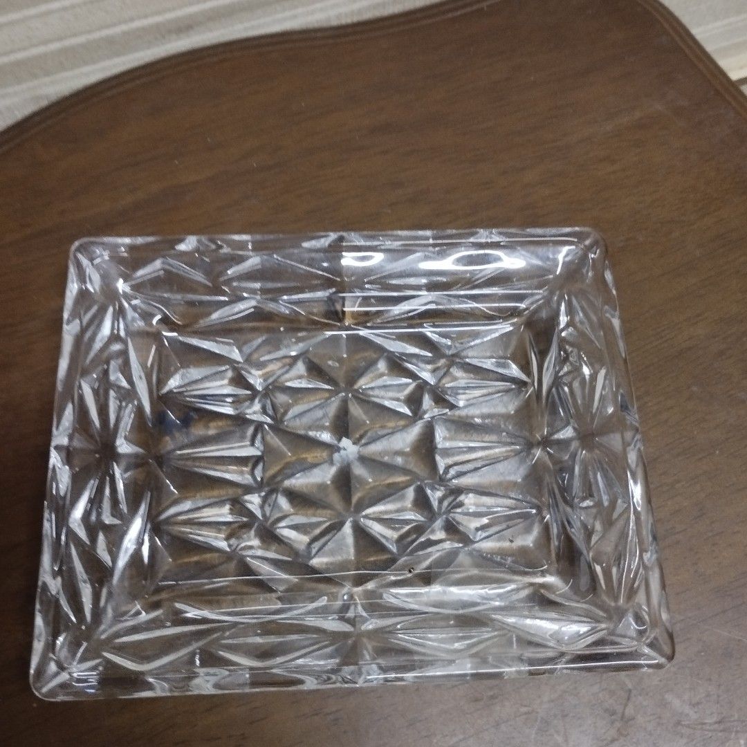Butter Dish with cover (Category: Other Kitchenware & Tableware) located in Caloocan City. Submitted by chonadura91470 (Listing ID 1272155122, Image 3). Description: Butter Dish from UK container only 200 pesos.