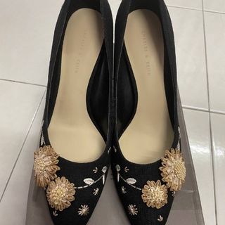 M&S Ladies Yellow Suede with Gold Tip Ballet Pumps, Women's Fashion,  Footwear, Flats & Sandals on Carousell