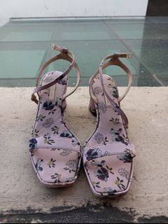 charles and keith size 9 sandals