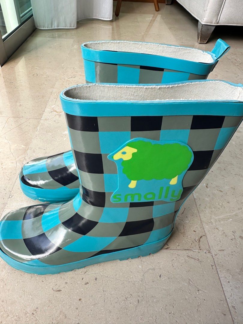 Children s boots Babies Kids Babies Kids Fashion on Carousell