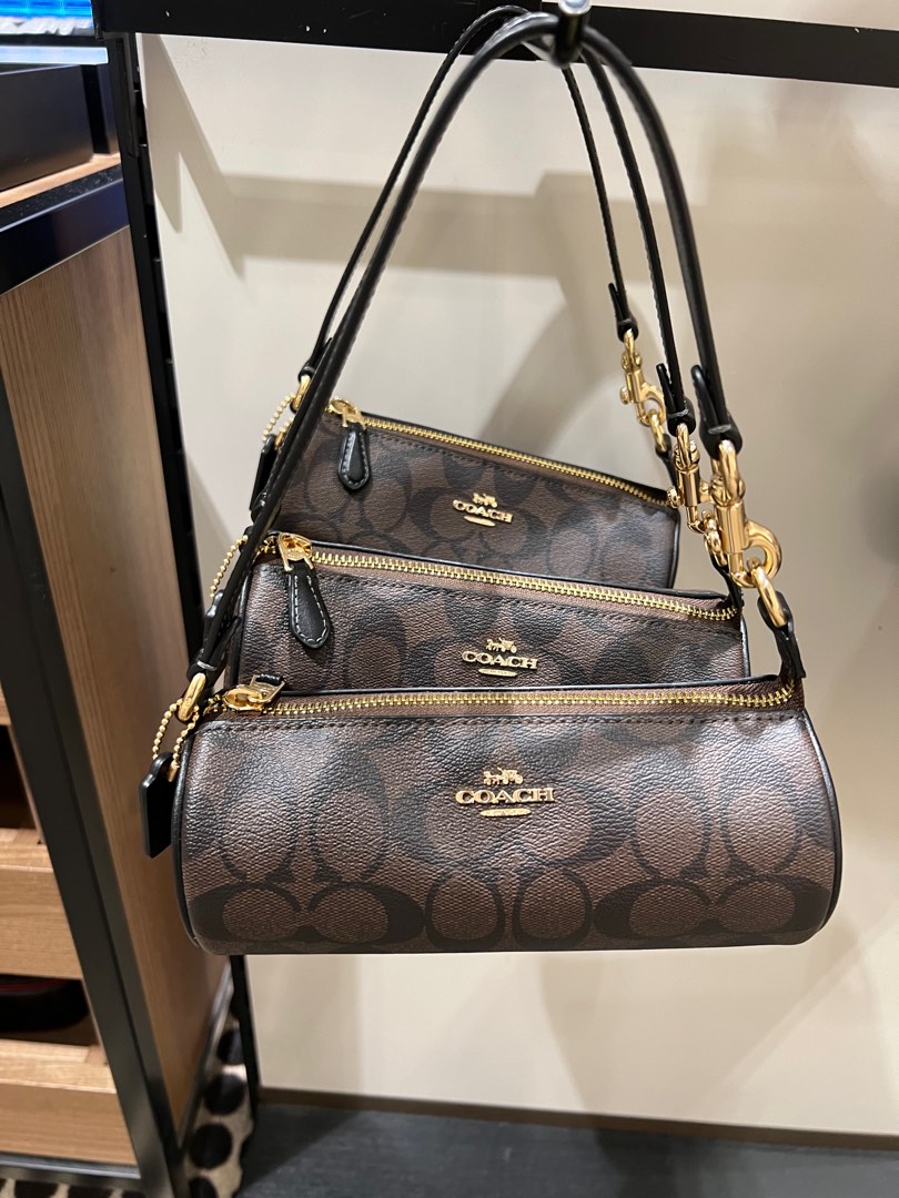 Coach barrel outlet bag signature