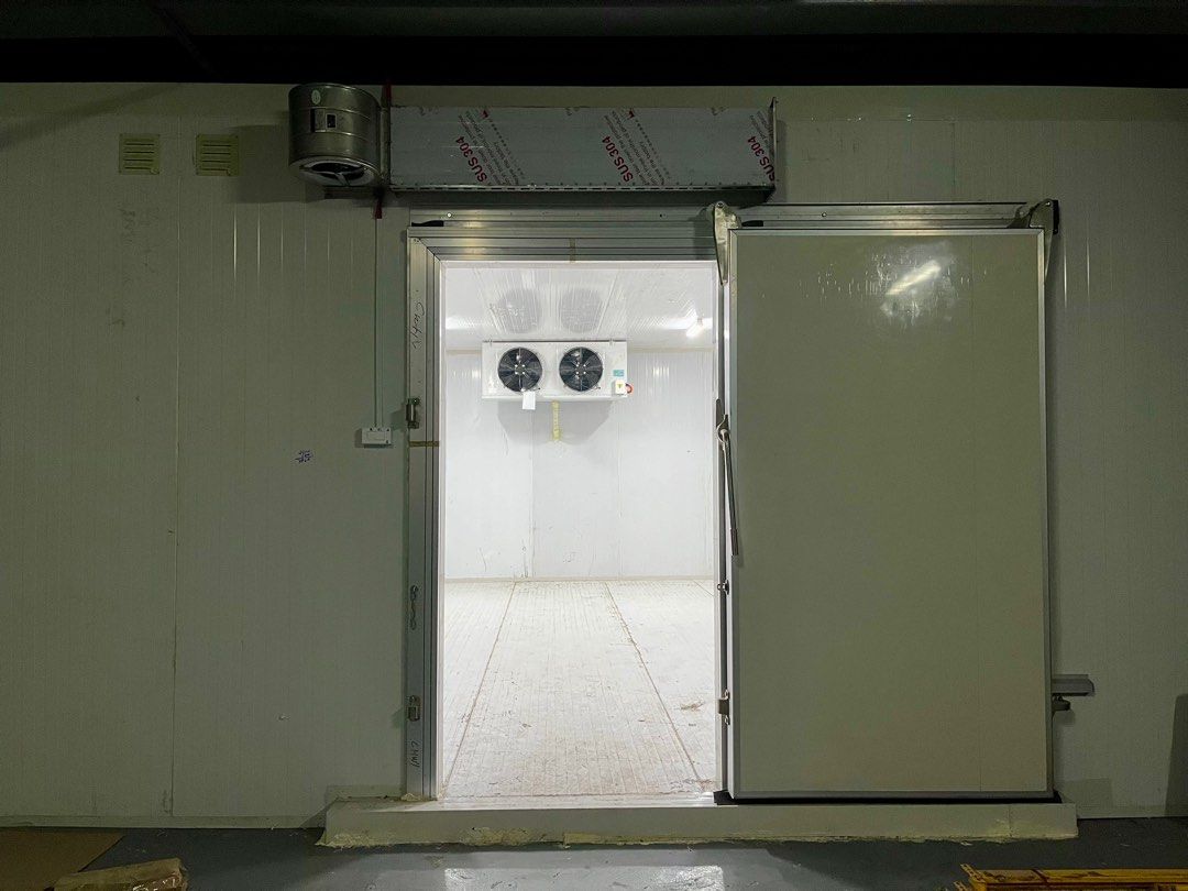 Cold Storage B in Pasay, Metro Manila (Category: Construction & Building Materials) located in Paranaque City. Submitted by monicachen29 (Listing ID 1271951672, Image 1). Description: COLD STORAGE FOR LEASE • Located in Pasay, Metro Manila • With cold storage facility upto -20C • With office / receiving area • Total area: 160 sqm (82 sqm cold storage facility, 78 sqm office room) • Brand new, never been used .