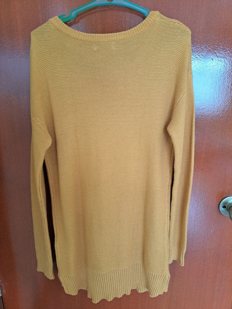 Cotton On Knitwear Pullover / Sweater Relaxed Top (Category: Blouses) located in Santiago. Submitted by spree33 (Listing ID 1272043881, Image 3). Description: Cotton On Knit Sweater only used once. Bought during trip in HK at Cotton On store Big sizing, size tag is XXS but best for tall (shirt is long) with slim to medium bodyframe Negotiable RFS: decluttering (kept in storage box) You may directly send a message for questions or concerns. MOP: G