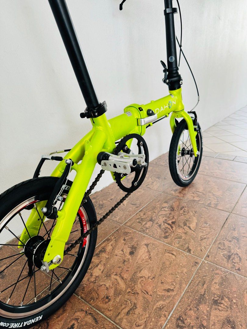 Dahon classic 412 lime green bicycle Sports Equipment Bicycles