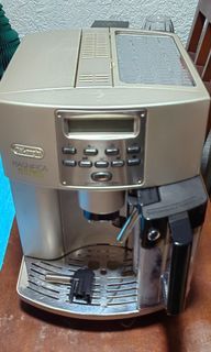 Delonghi magnifica automatic espresso machine