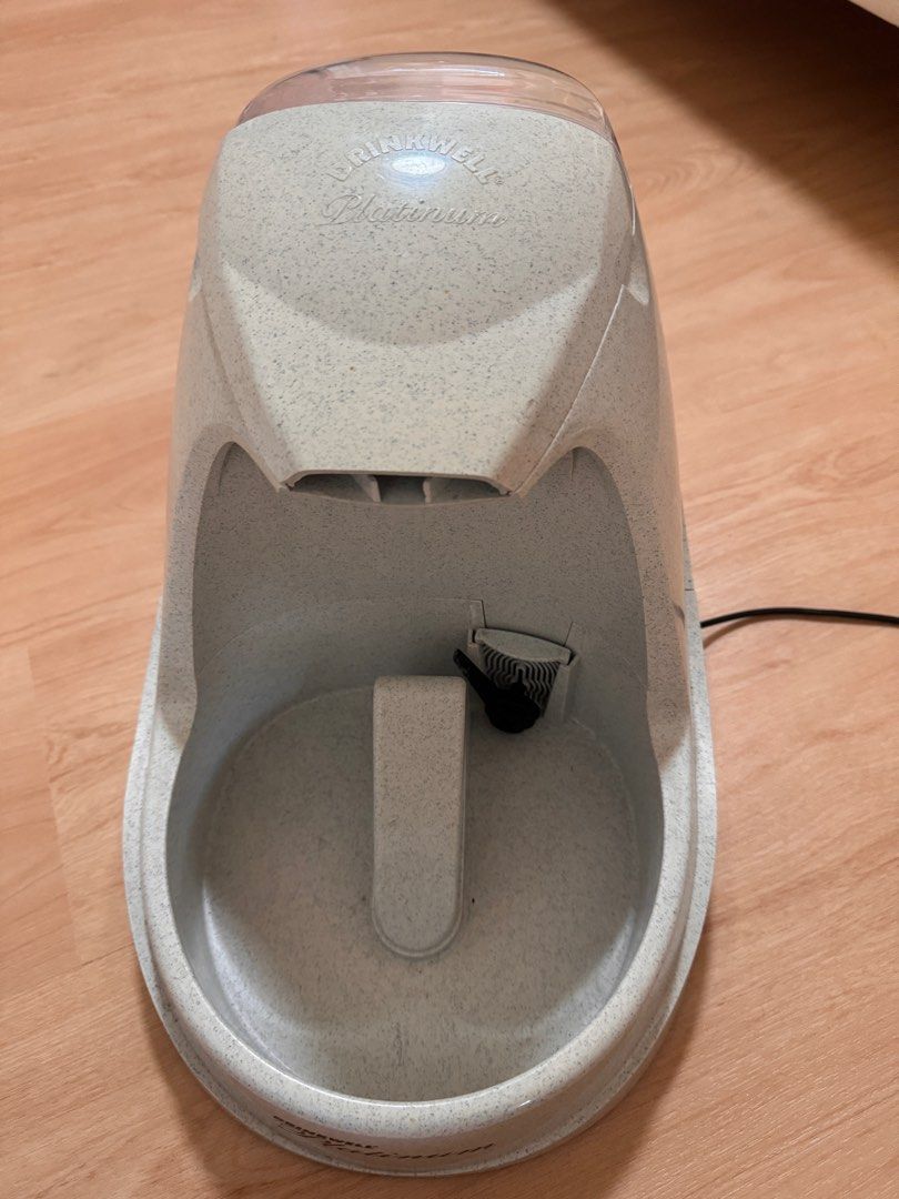 Drinkwell Platinum Pet Fountain Pet Supplies Homes Other Pet Accessories on Carousell