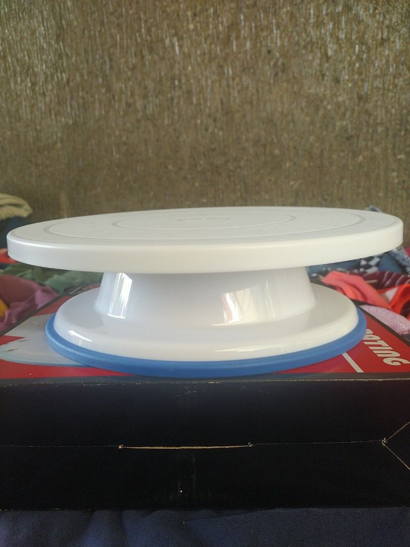 Elite Eurochef Cake decorating Turntable (Category: Bakeware) located in Pasig City. Submitted by therainbowcorner (Listing ID 1272081928, Image 3). Description: diameter 28 cm plastic RFS: Extra orig price : 379.75 php.