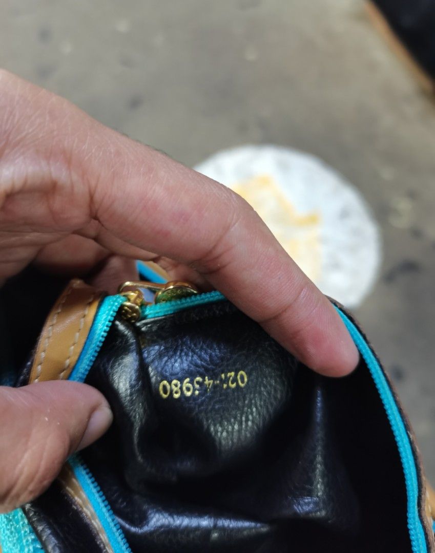 Fendi small bag (Category: Luxury Bags & Wallets) located in Baguio. Submitted by ashzachary (Listing ID 1272180947, Image 2). Description: Fendi small bag Small handbag Authentic Excellent condition Color rate 9.5 /10 Need wash 3500.