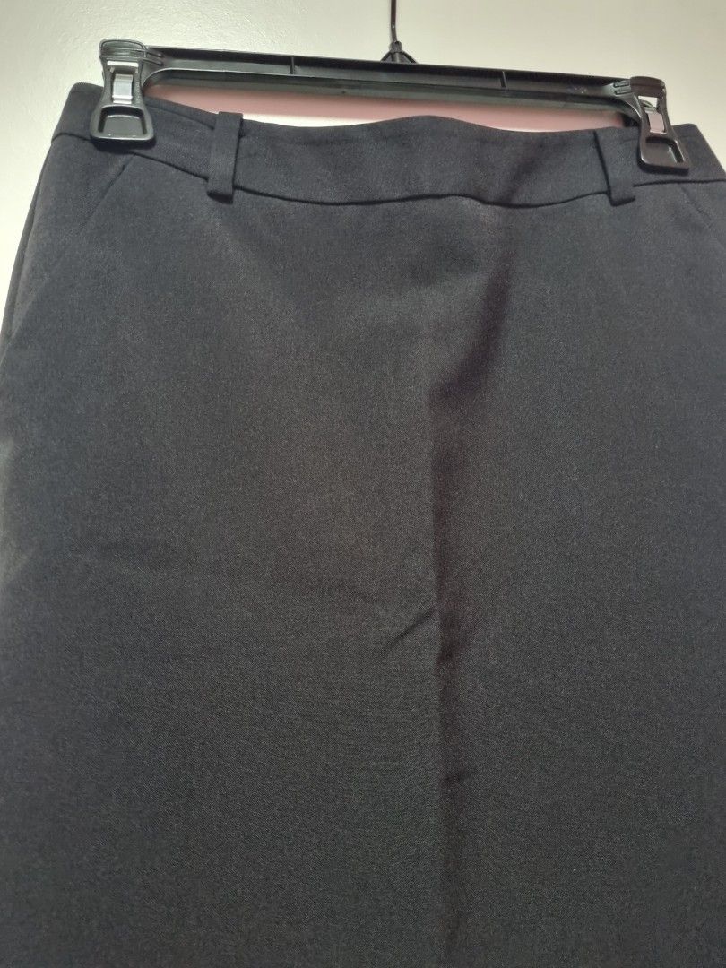 G2000 sales office skirt