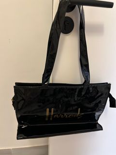 （分類：）位於 。 由 manoolll 提交（商品編號 1272214721，圖片 1）。簡介： 。