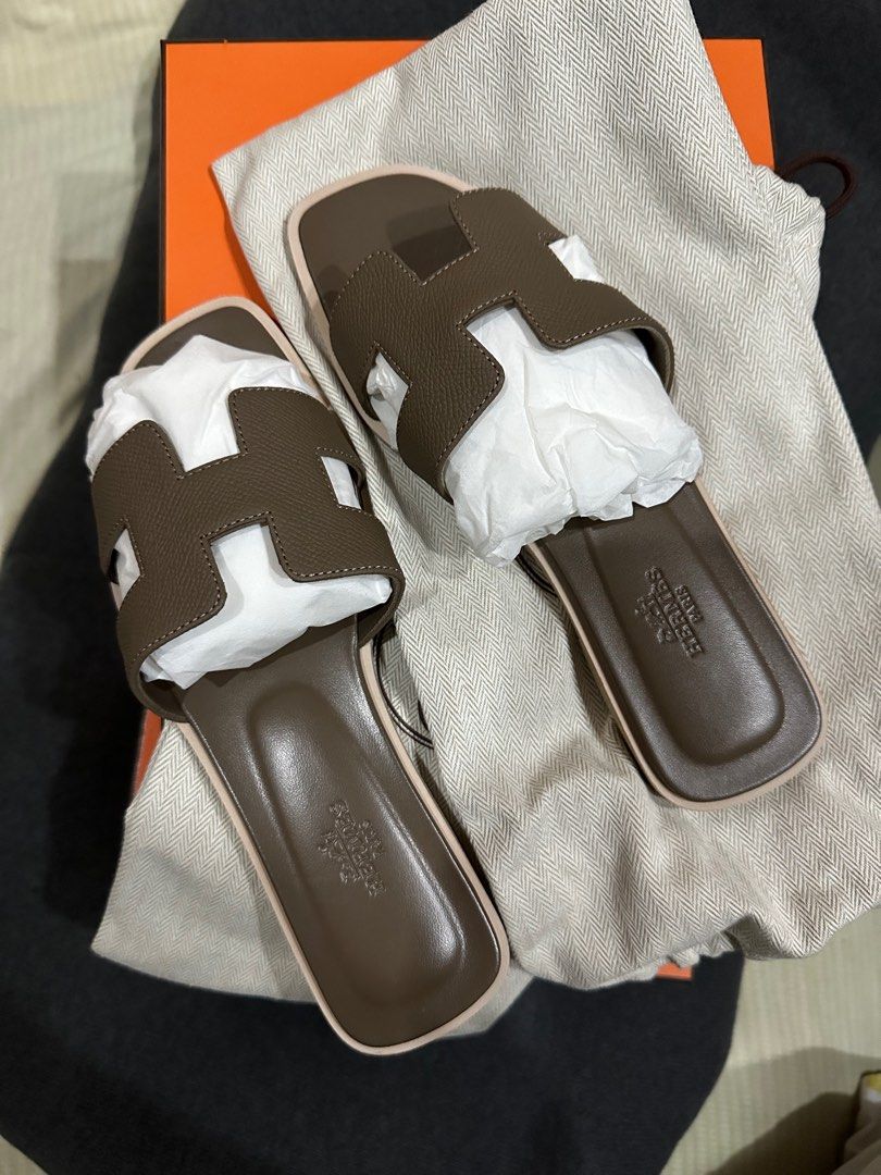 Hermes Oran Etoupe (Category: Slippers and slides) located in Calamba. Submitted by tifatek (Listing ID 1272205169, Image 1). Description: Size 37 1/2 With box and dustbag.