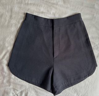 (Category: ) located in . Submitted by shoptrenddd (Listing ID 1272097239, Image 1). Description: .