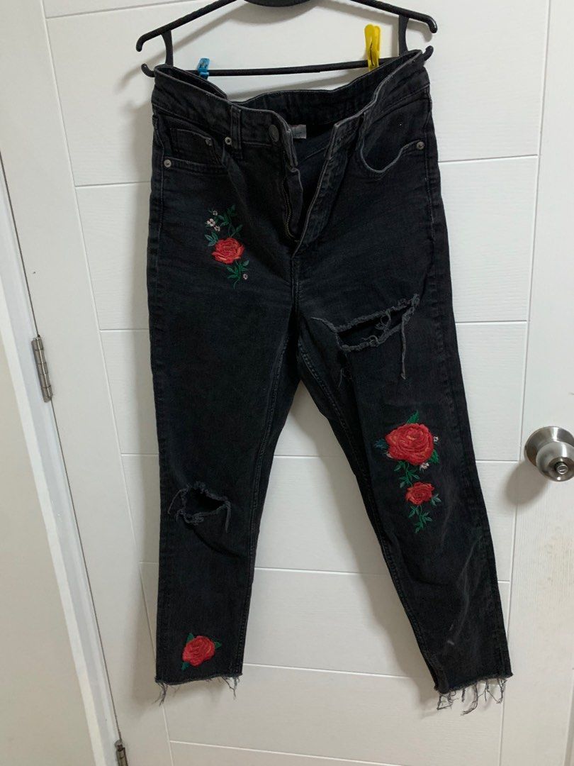 H&M black floral ripped jeans (Category: Jeans) located in Quezon City. Submitted by shopdrop.mnl (Listing ID 1272186231, Image 1). Description: high waist decluttering fits S-M pickup cubao area :).
