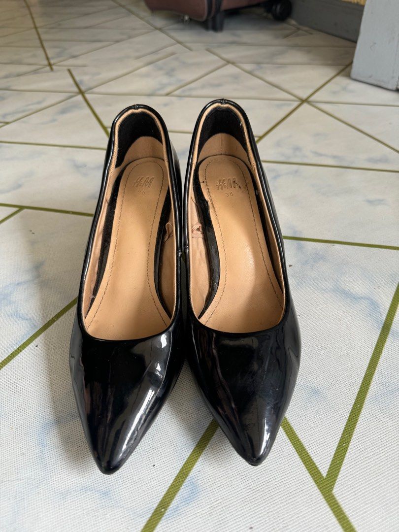 H m black heels Women s Fashion Footwear Heels on Carousell